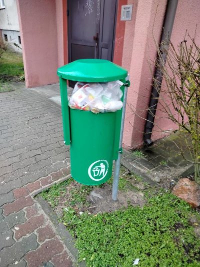 Śmietnik1 / Śmietnik1